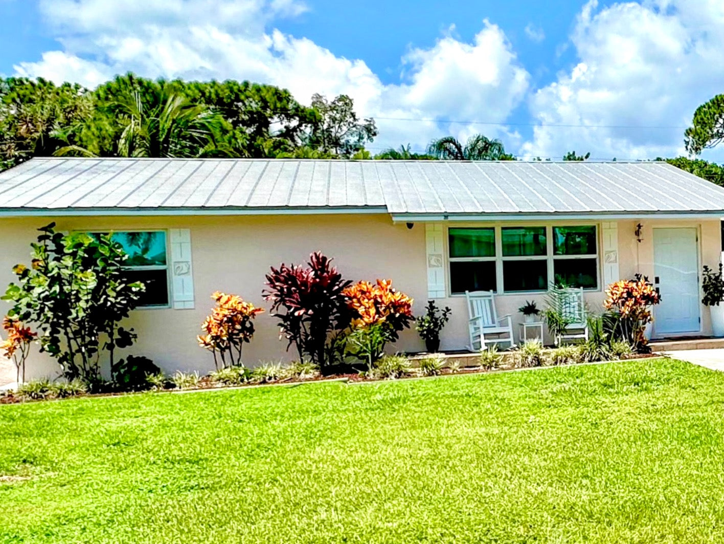Weatherproof Conch Shell Window Shutters – Custom Beach House & Coastal Home Exterior Nautical Shutters (Sold Individually)