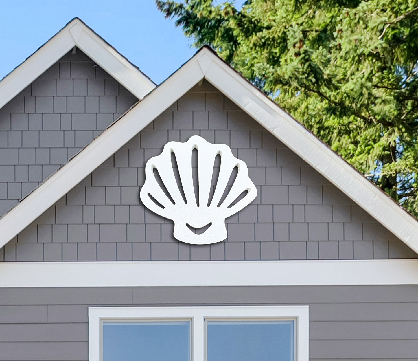 Weatherproof Scalloped Seashell Wall Art Sign – Coastal Beach House Outdoor Décor
