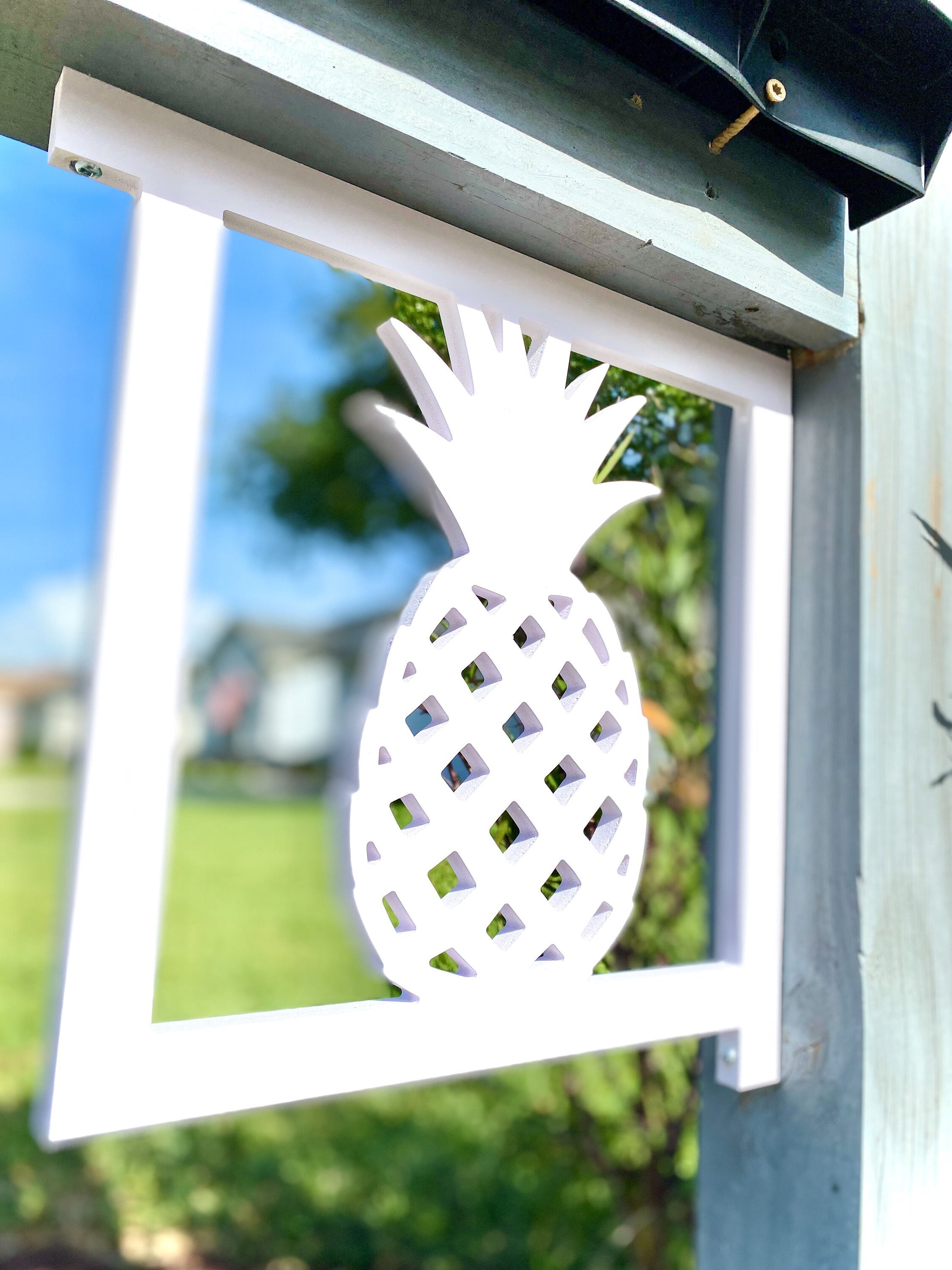 Pineapple Mailbox Bracket, Weatherproof PVC Coastal Beach House Decor, Screen Door Decor, Outdoor Home Accent, Exterior Mailbox Sign