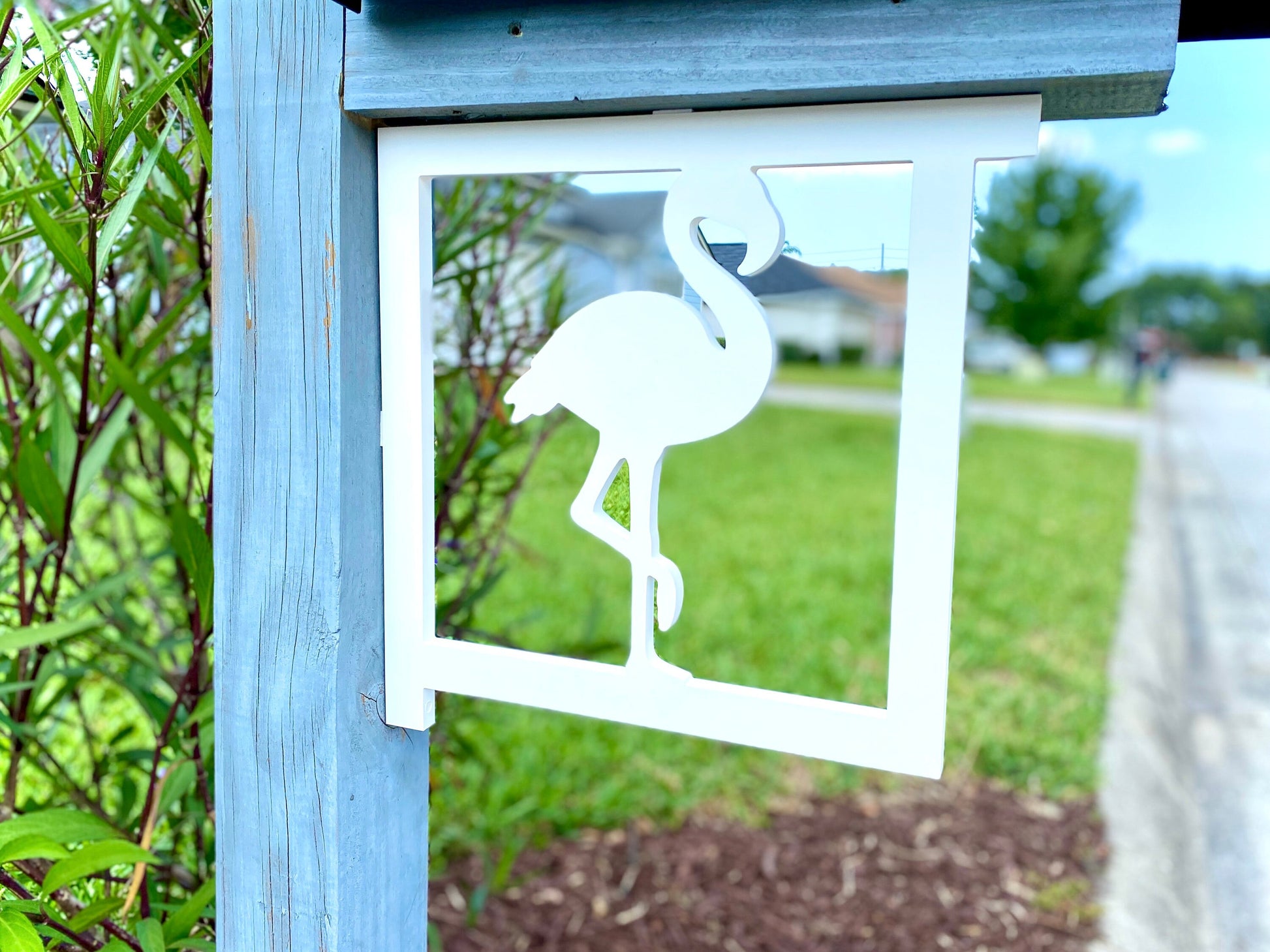 Flamingo Mailbox Bracket, Weatherproof PVC Coastal Beach House Decor, Screen Door Decor, Outdoor Home Accent, Exterior Mailbox Sign