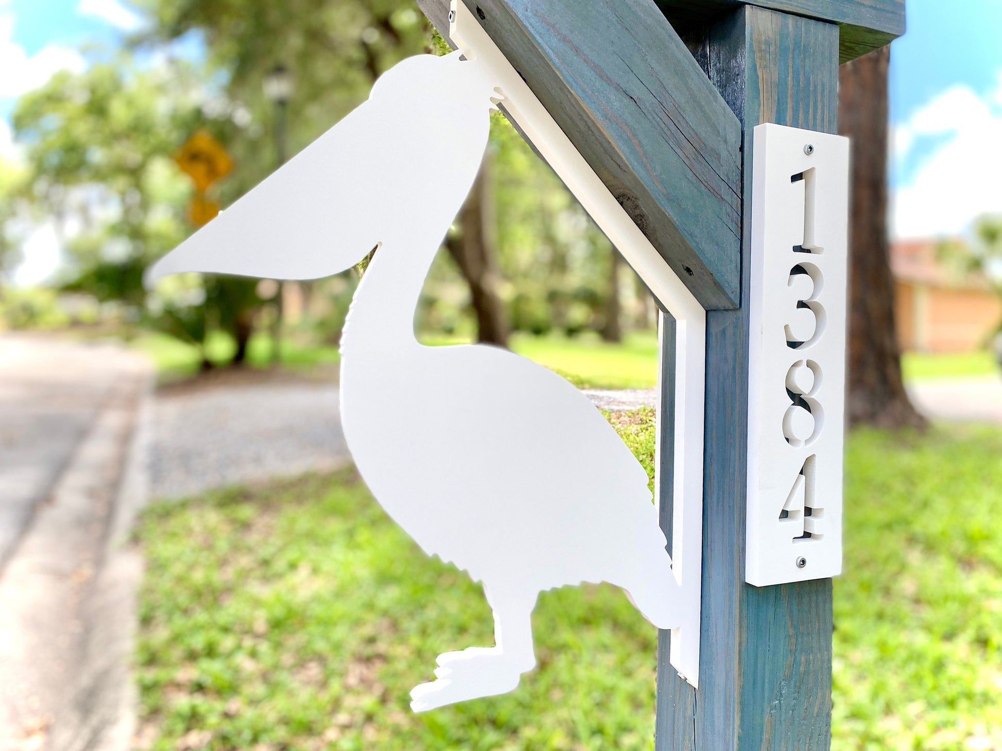 Pelican Mailbox Bracket for 45 Degrees Angle Post, Weatherproof PVC Beach House Mailbox Art, Pelican Bird Mailbox Decoration