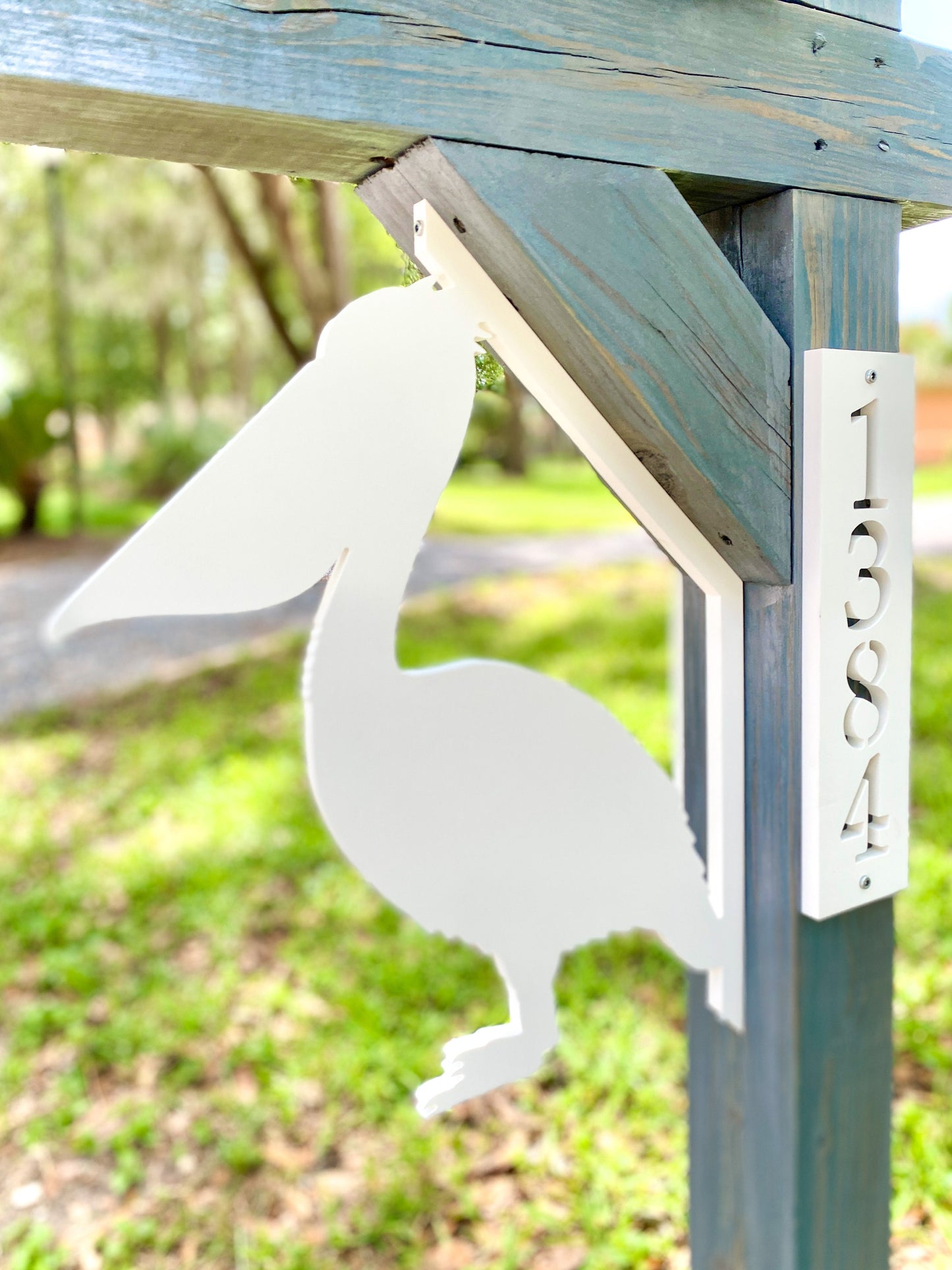 Pelican Mailbox Bracket for 45 Degrees Angle Post, Weatherproof PVC Beach House Mailbox Art, Pelican Bird Mailbox Decoration
