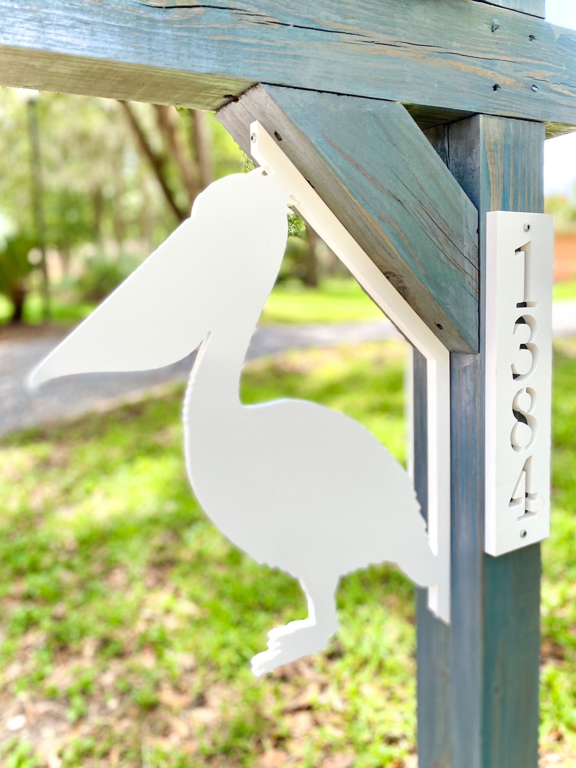 Pelican Mailbox Bracket for 45 Degrees Angle Post, Weatherproof PVC Beach House Mailbox Art, Pelican Bird Mailbox Decoration