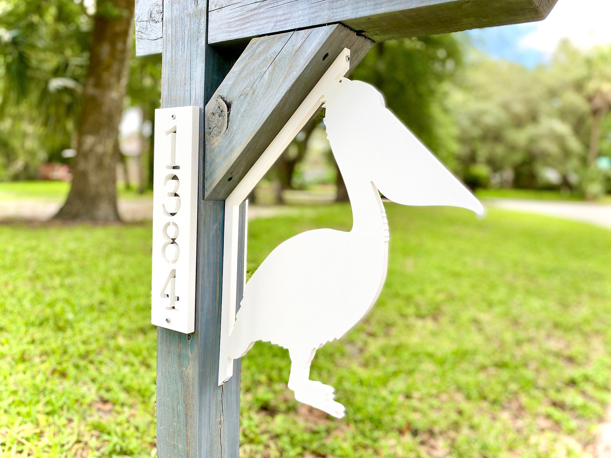 Pelican Mailbox Bracket for 45 Degrees Angle Post, Weatherproof PVC Beach House Mailbox Art, Pelican Bird Mailbox Decoration