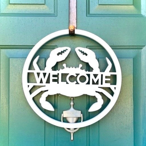 personalized crab front door hanger, custom crab wreath, outdoor crab welcome sign, nautical coastal beach house outdoor decor