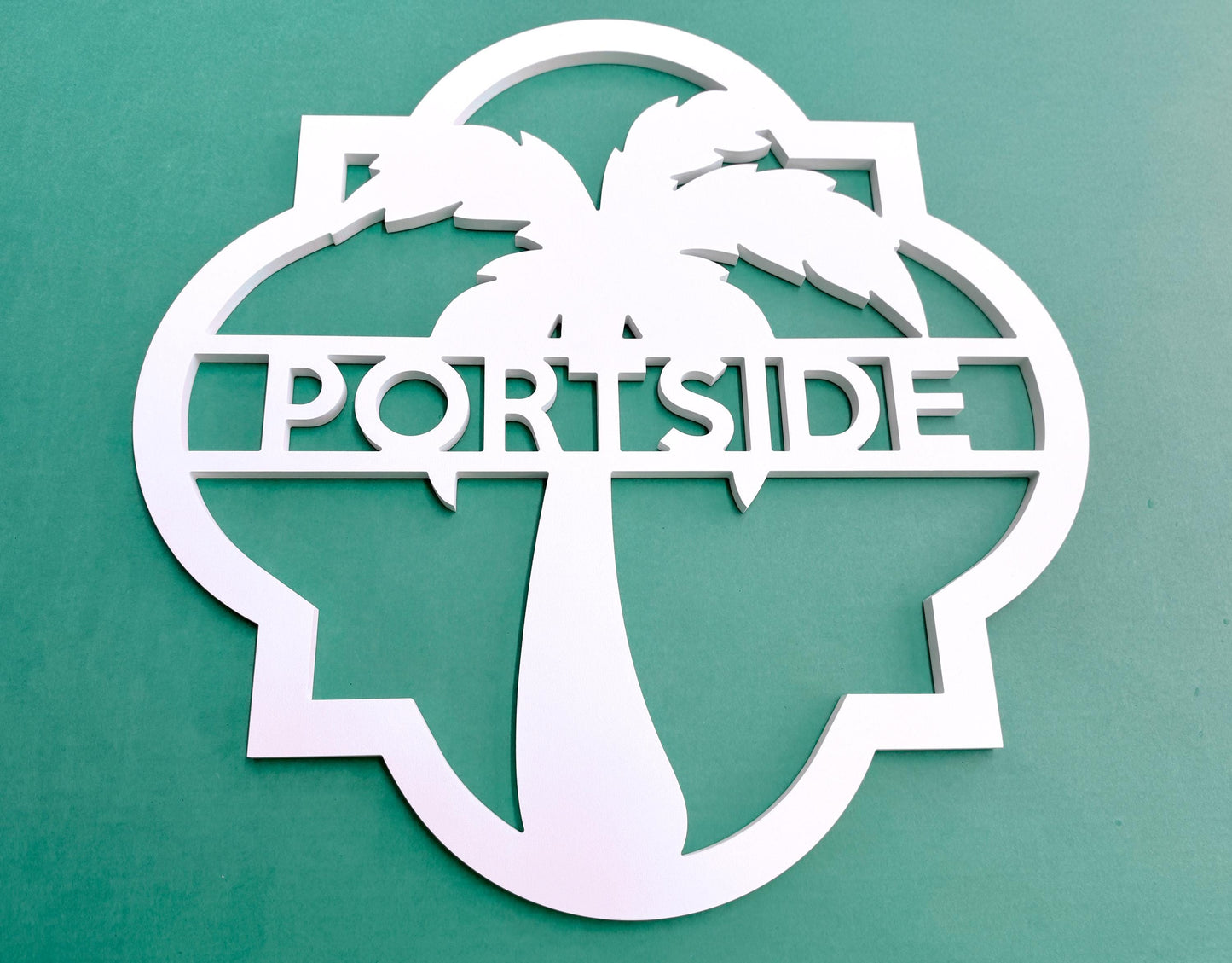 Palm Tree Front Door Hanger Wreath Sign, Tropical Palm Tree Decor for Beach House, Coastal Home Decor, Weatherproof PVC Sign