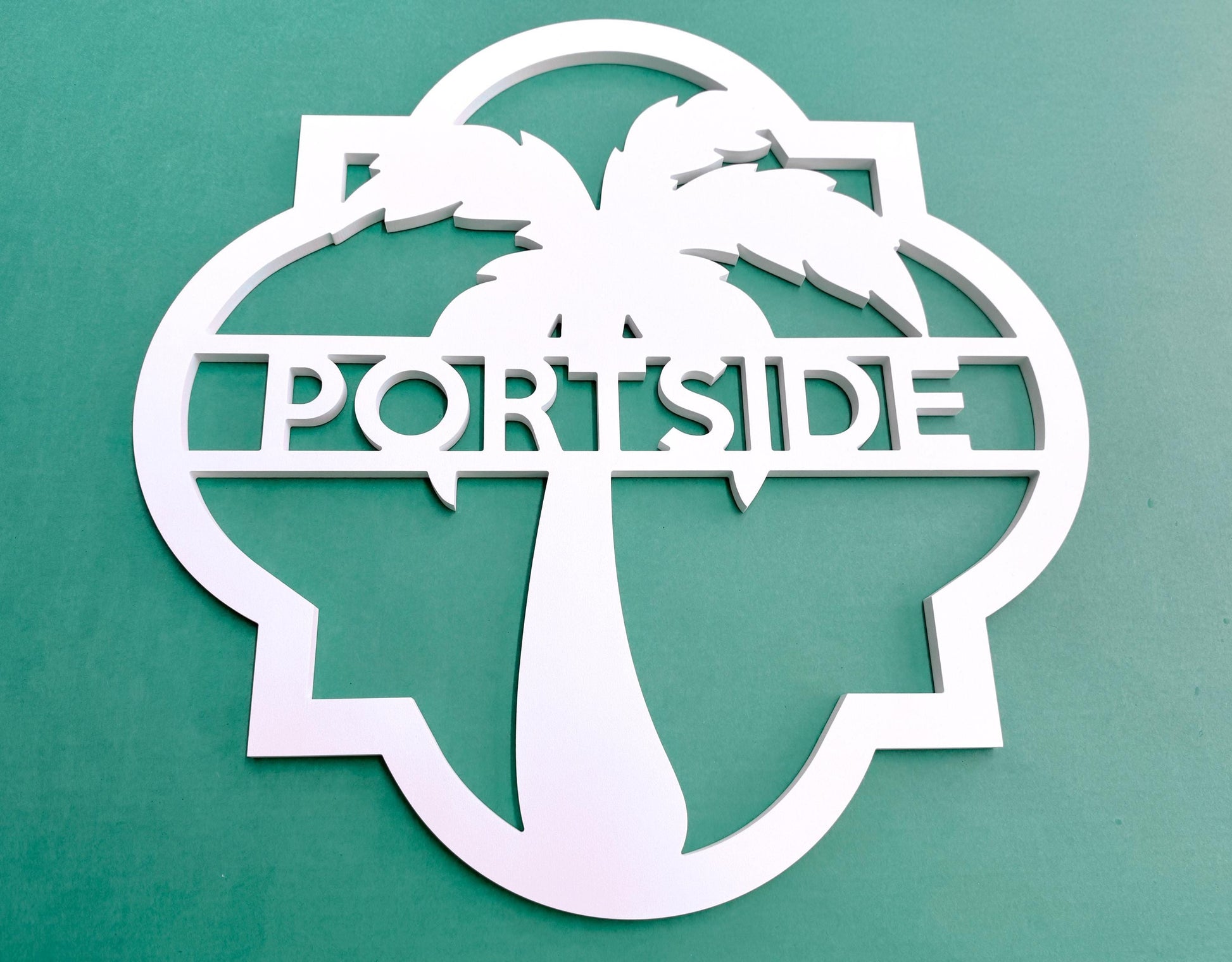 Palm Tree Front Door Hanger Wreath Sign, Tropical Palm Tree Decor for Beach House, Coastal Home Decor, Weatherproof PVC Sign